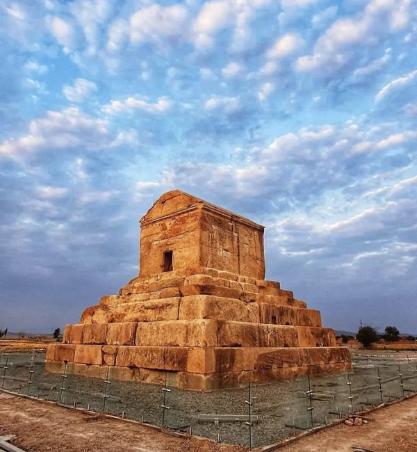 آرامگاه کوروش بزرگ