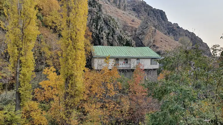 روستای پس قلعه در بند