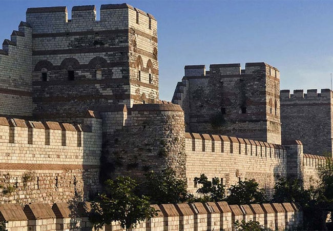دیوارهای زمینی قسطنطنیه