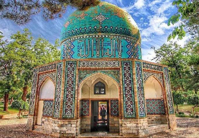 شهادت و آرامگاه عطار نیشابوری