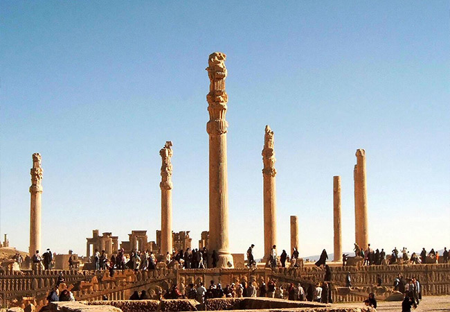 کاخ آپادانا